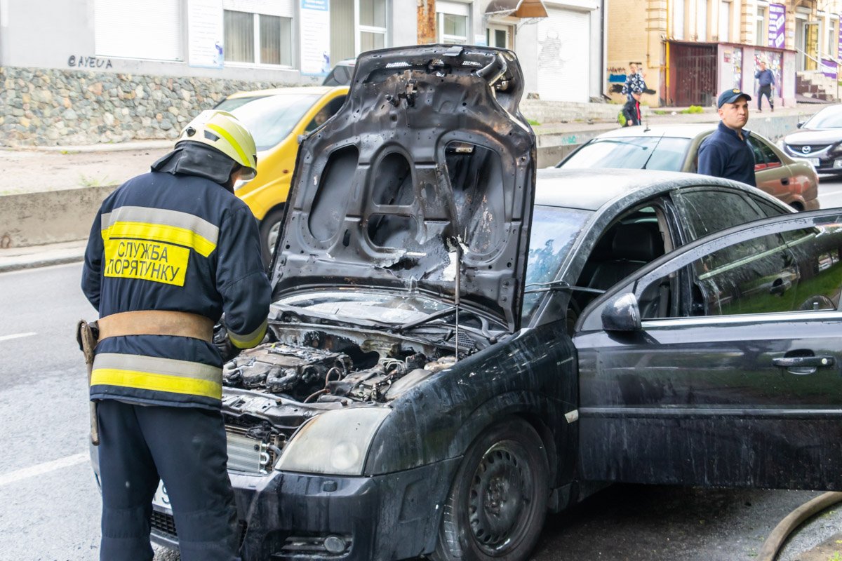 Автомобиль удалось сохранить целым Автомобиль удалось сохранить целым