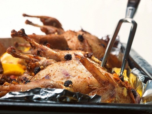 Полезные и вкусные рецепты: как приготовить перепелку в духовке