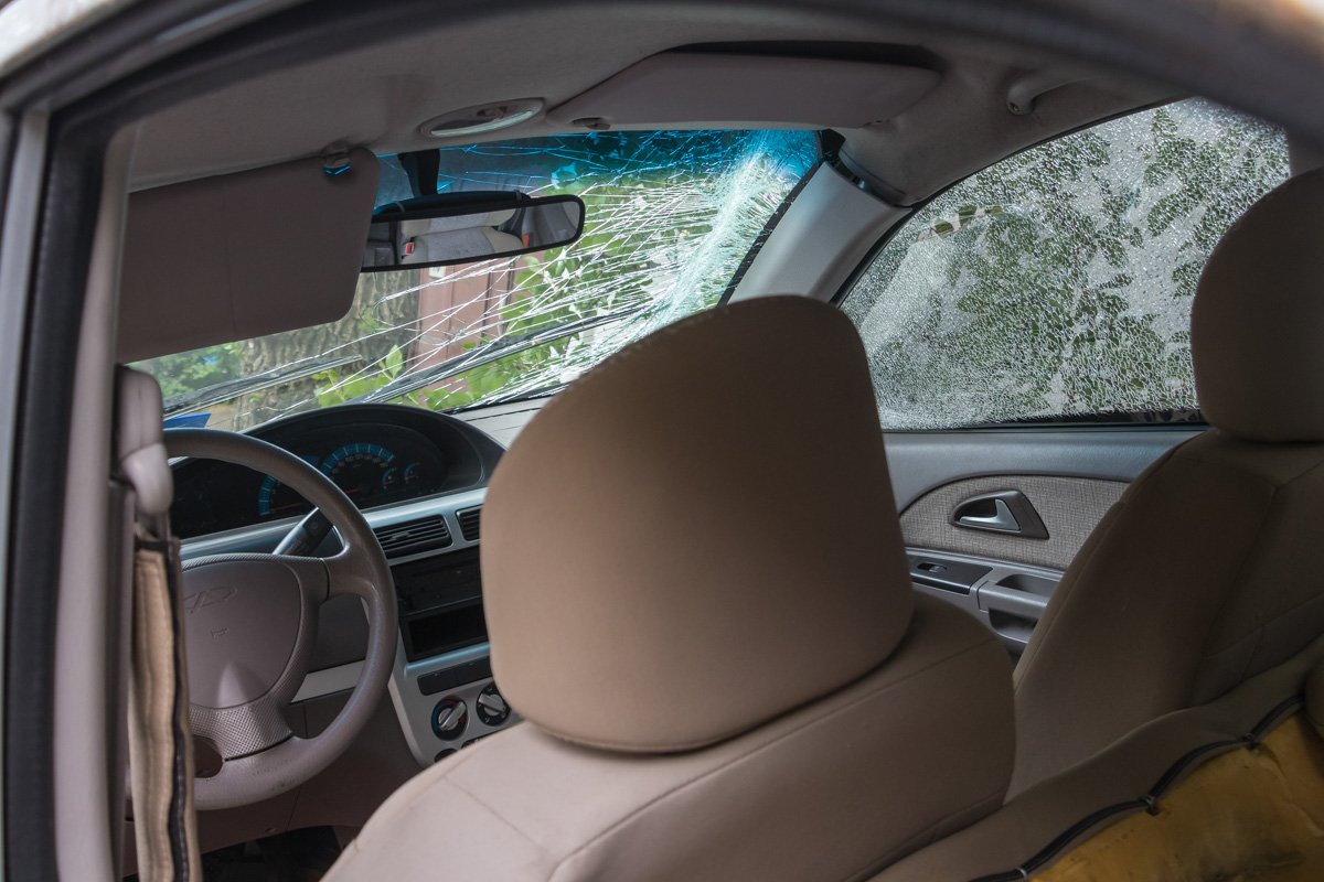 Девушку, которая была за рулем Chery, забрала скорая помощь  Девушку, которая была за рулем Chery, забрала скорая помощь