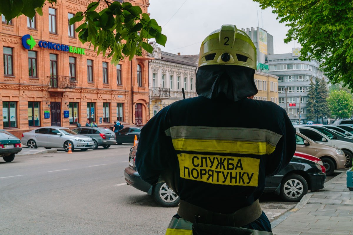 Спасатели спасли полицейских