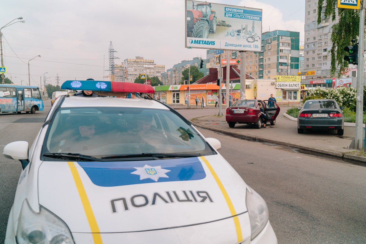 На месте работает полиция На месте работает полиция