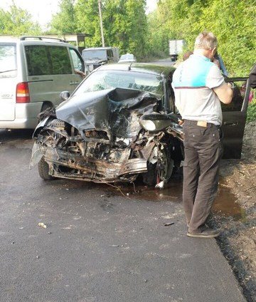 Помимо водителя, в салоне такси была женщина с детьми
