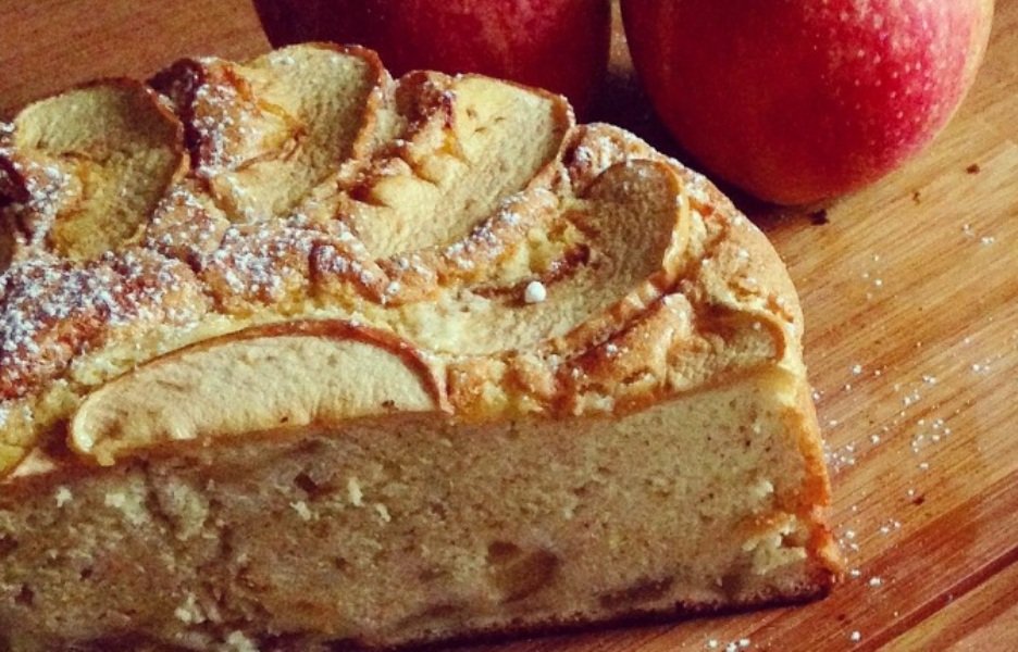 Полезные и вкусные рецепты: как приготовить шарлотку с яблоками 1