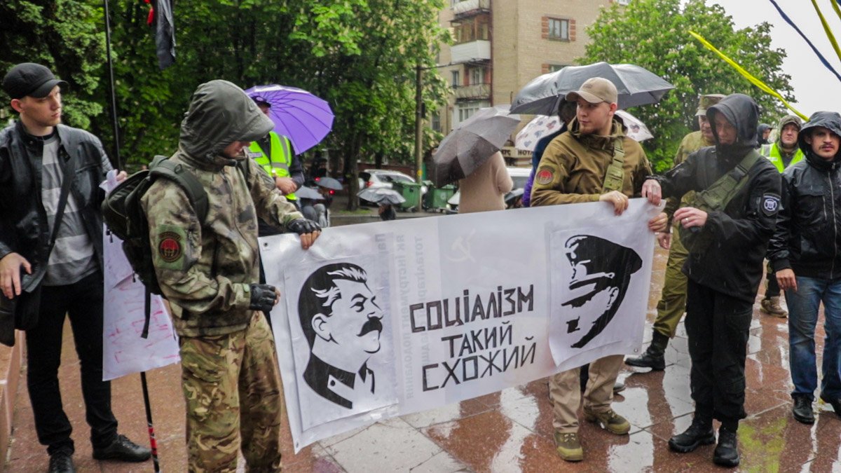 К "Правому сектору" присоединились представители Украинской добровольческой армии К "Правому сектору" присоединились представители Украинской добровольческой армии