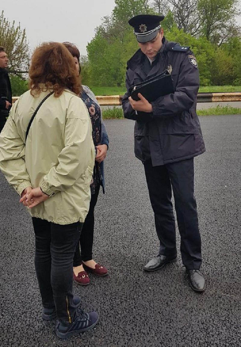 Под Днепром неизвестные закидали камнями автобусы с людьми