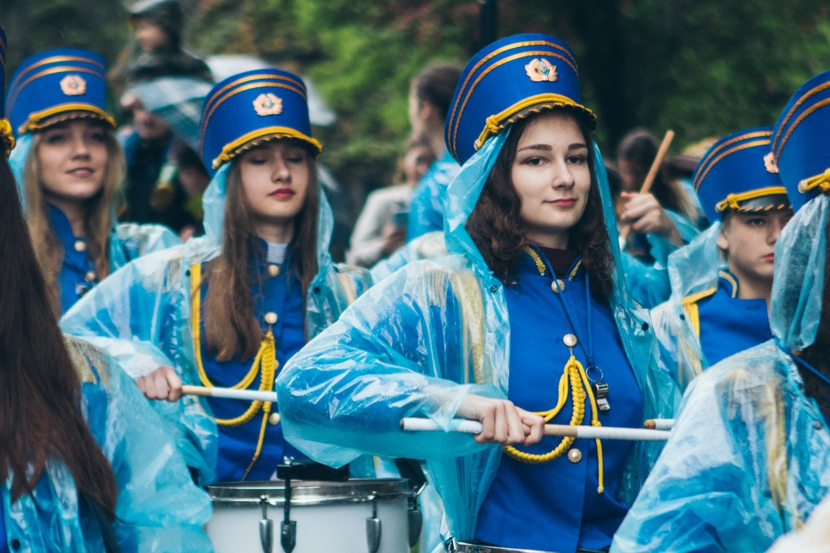 Многие, не услышав песню Кобзона, включали ее на телефоне