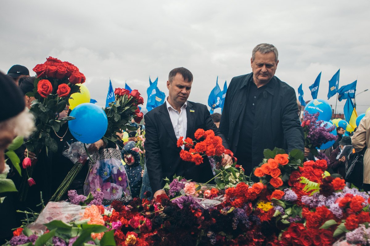 Вашей девушке столько не дарили