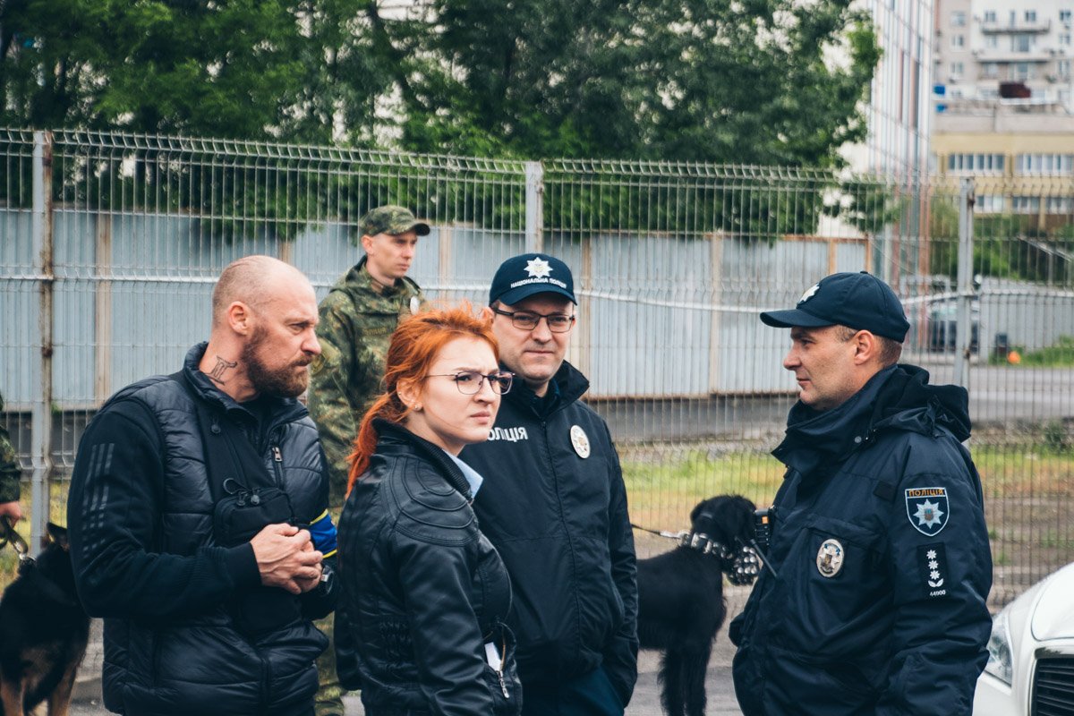 Заместитель начальника Нацполиции области Владимир Богонис также следил за ситуацией