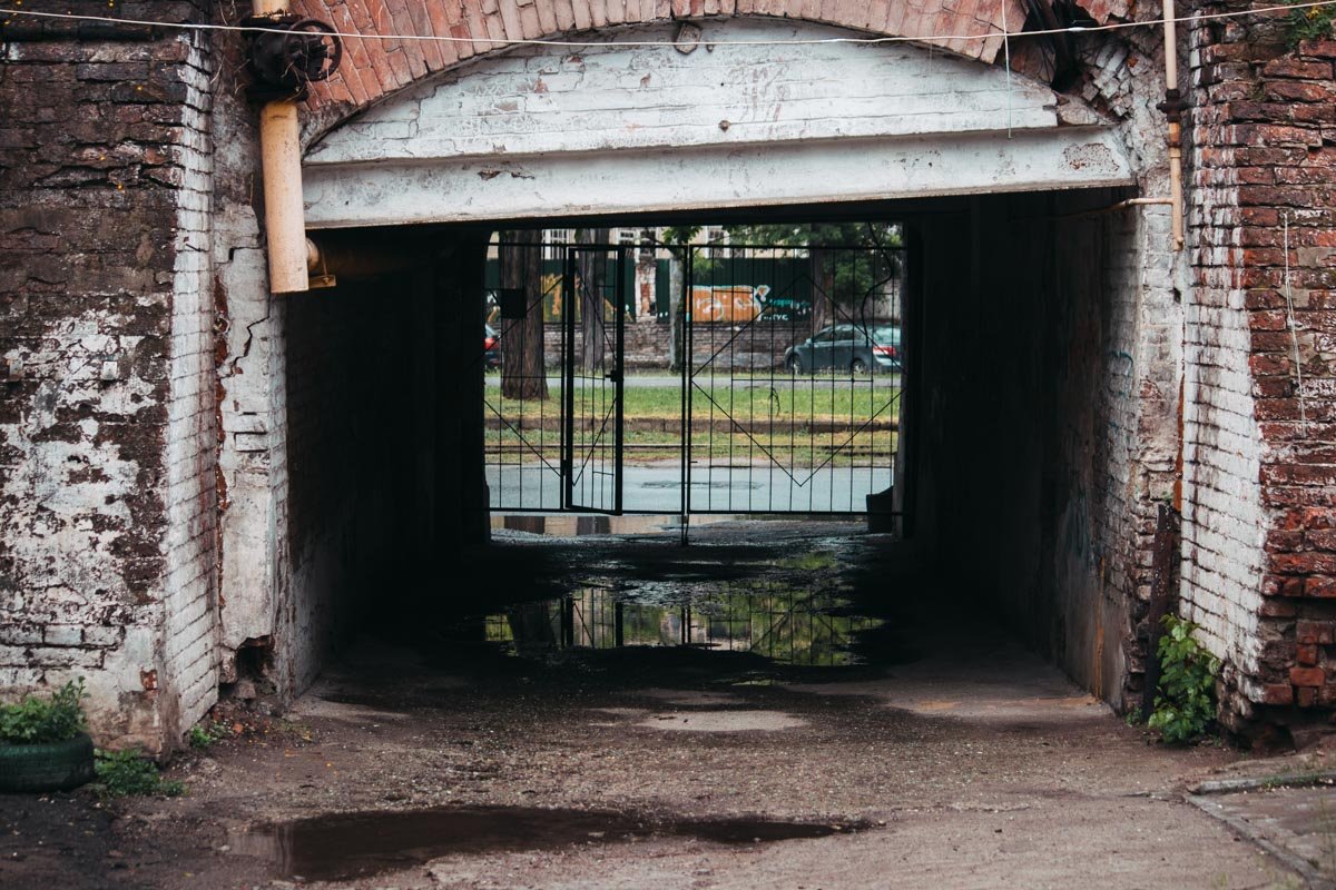 Здание находится практически в центре Здание находится практически в центре