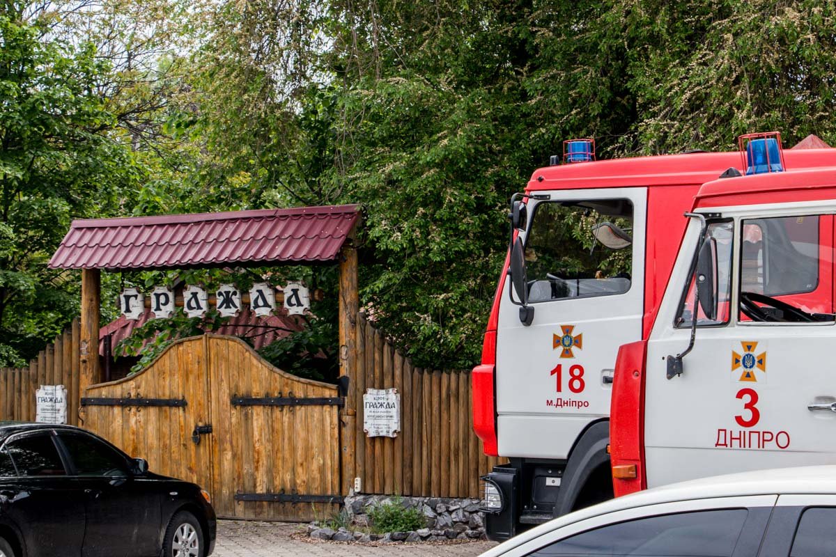 В Днепре на Слобожанском проспекте горело кафе "Гражда" В Днепре на Слобожанском проспекте горело кафе "Гражда"