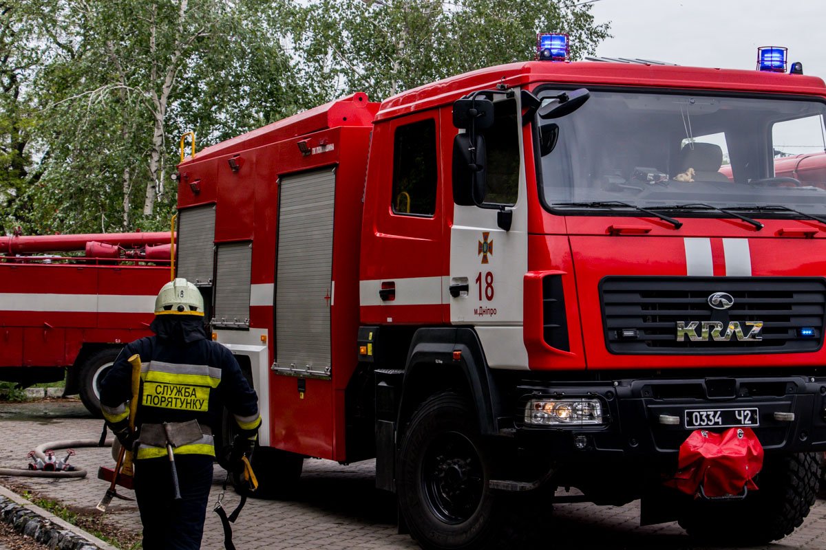 На место происшествия приехали спасатели и сотрудники патрульной полиции На место происшествия приехали спасатели и сотрудники патрульной полиции