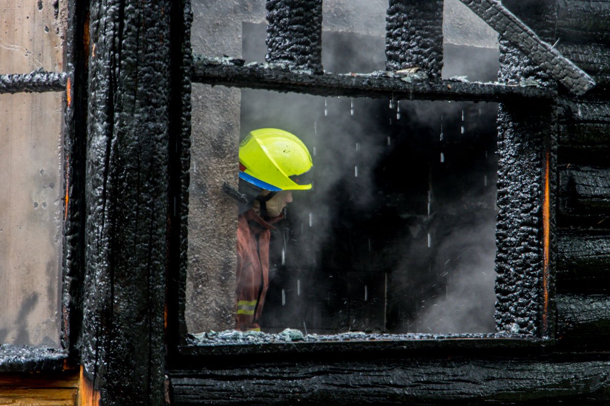 Причины пожара устанавливают правоохранительные органы Причины пожара устанавливают правоохранительные органы