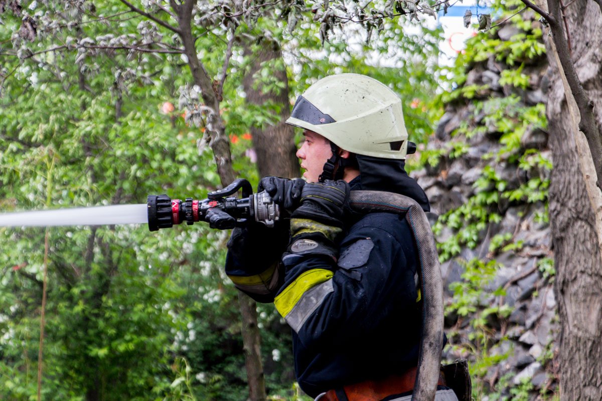 Спасатели призывают жителей города быть осторожными Спасатели призывают жителей города быть осторожными