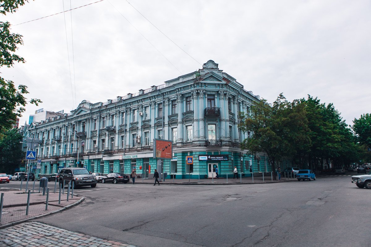 В образе Грушевского прослеживаются разные стили