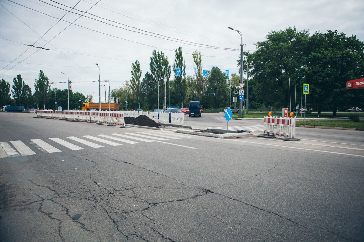 Осенью 2018 в Днепре начались работы по перепланировке участка дороги на Запорожском шоссе Осенью 2018 в Днепре начались работы по перепланировке участка дороги на Запорожском шоссе