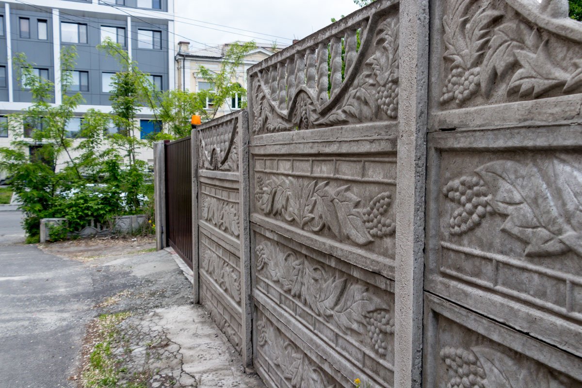 В Днепре в частном садике "Расти умным" воспитатель подняла руку на 2-летнюю девочку В Днепре в частном садике "Расти умным" воспитатель подняла руку на 2-летнюю девочку