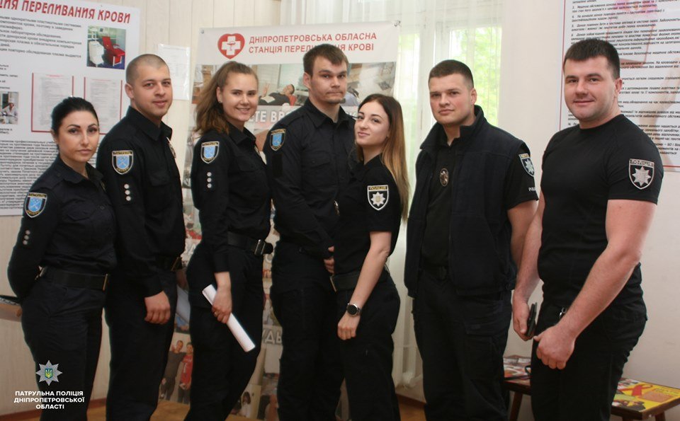 Сотрудники управления патрульной полиции в Днепропетровской области присоединились к акции «Сдай кровь - спаси жизнь»