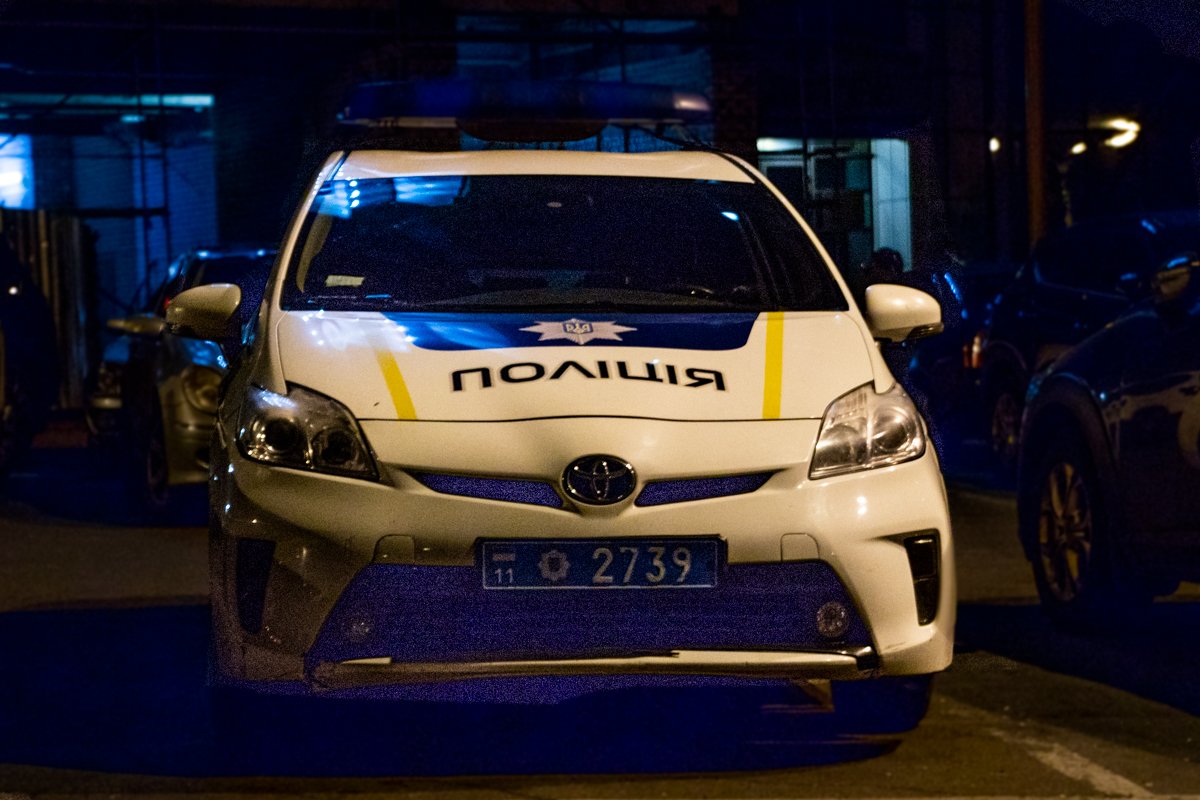 На месте работали патрульные