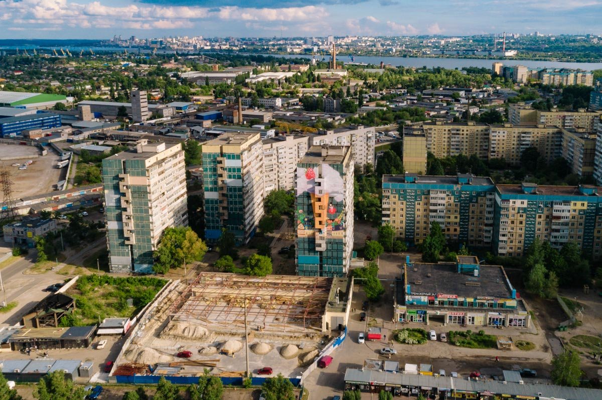 Выделяется среди других Выделяется среди других