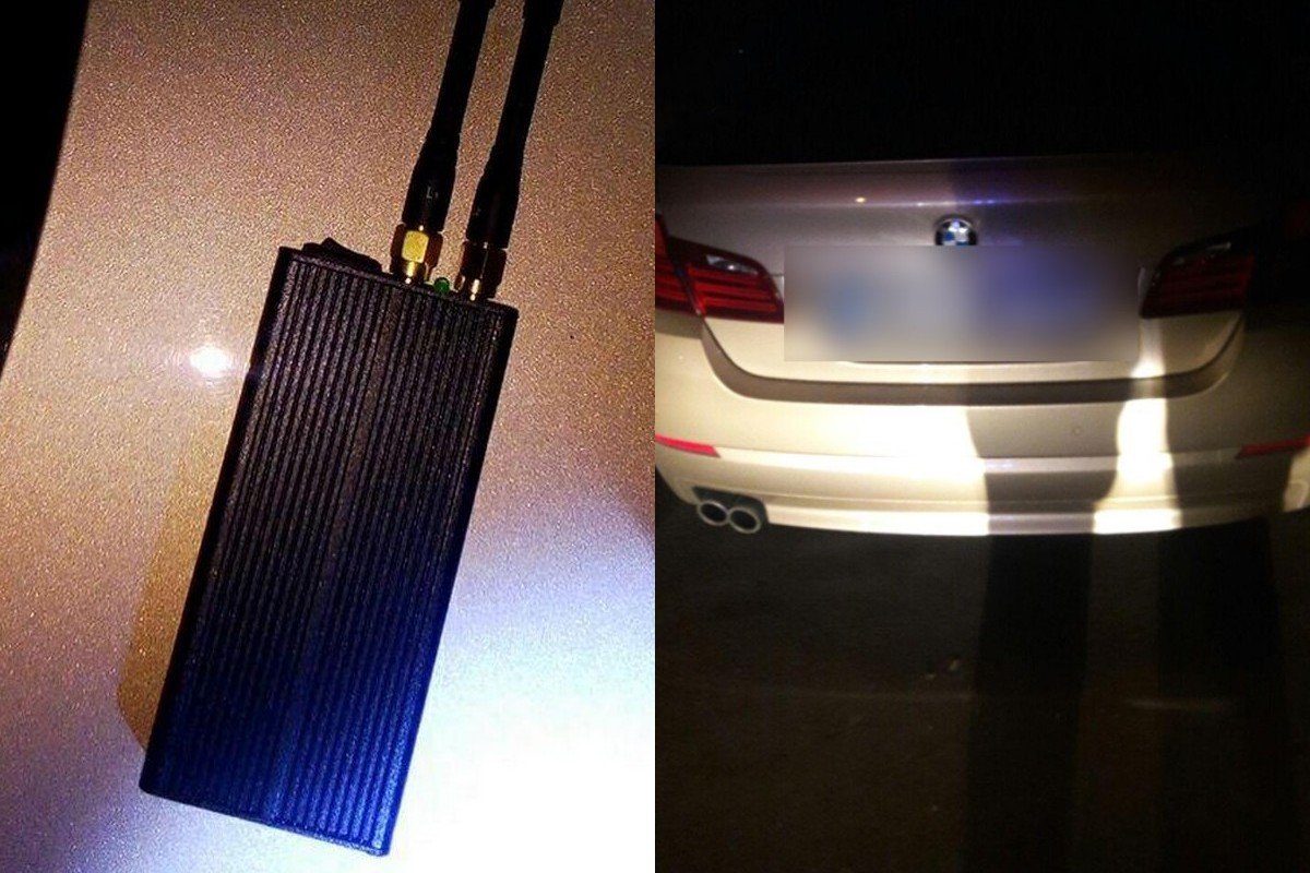 Кроме того, в салоне BMW правоохранители нашли мигалку и "глушилку" радиосвязи Кроме того, в салоне BMW правоохранители нашли мигалку и "глушилку" радиосвязи