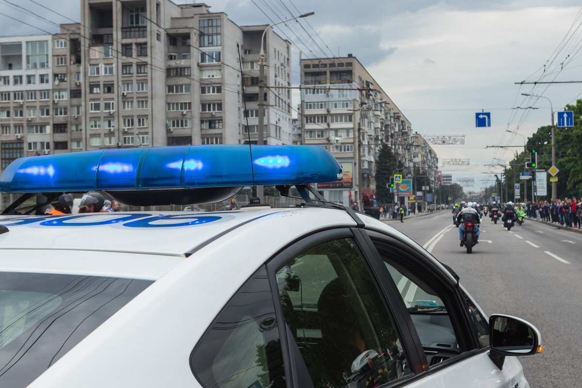 Ситуацию на дороге контрлировали патрульные Ситуацию на дороге контрлировали патрульные