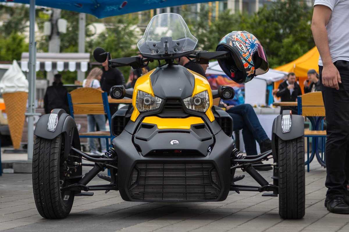 Бамблби в мире байков Бамблби в мире байков