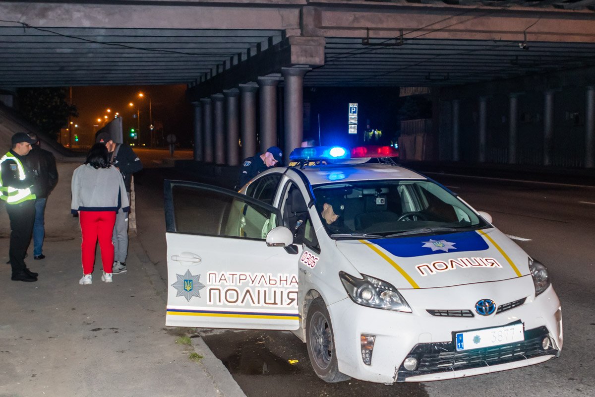 Под Новым мостом сбили парня