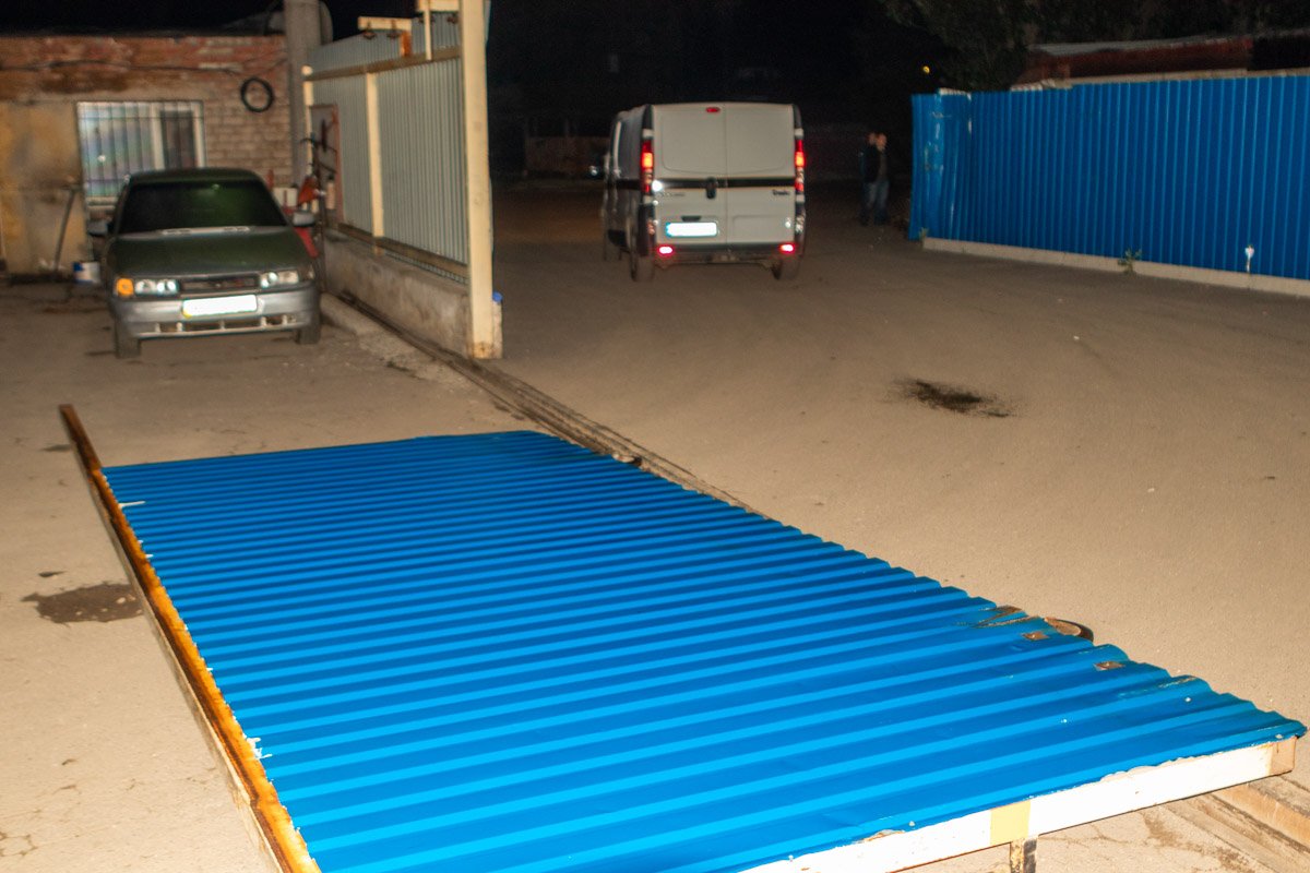 Мужчина погиб от удара ворот