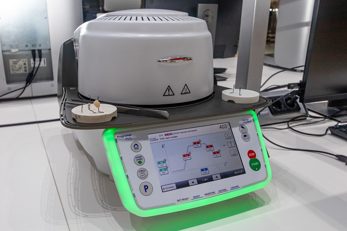 В Днепре презентовали высококачественный интраоральный сканер CEREC 2