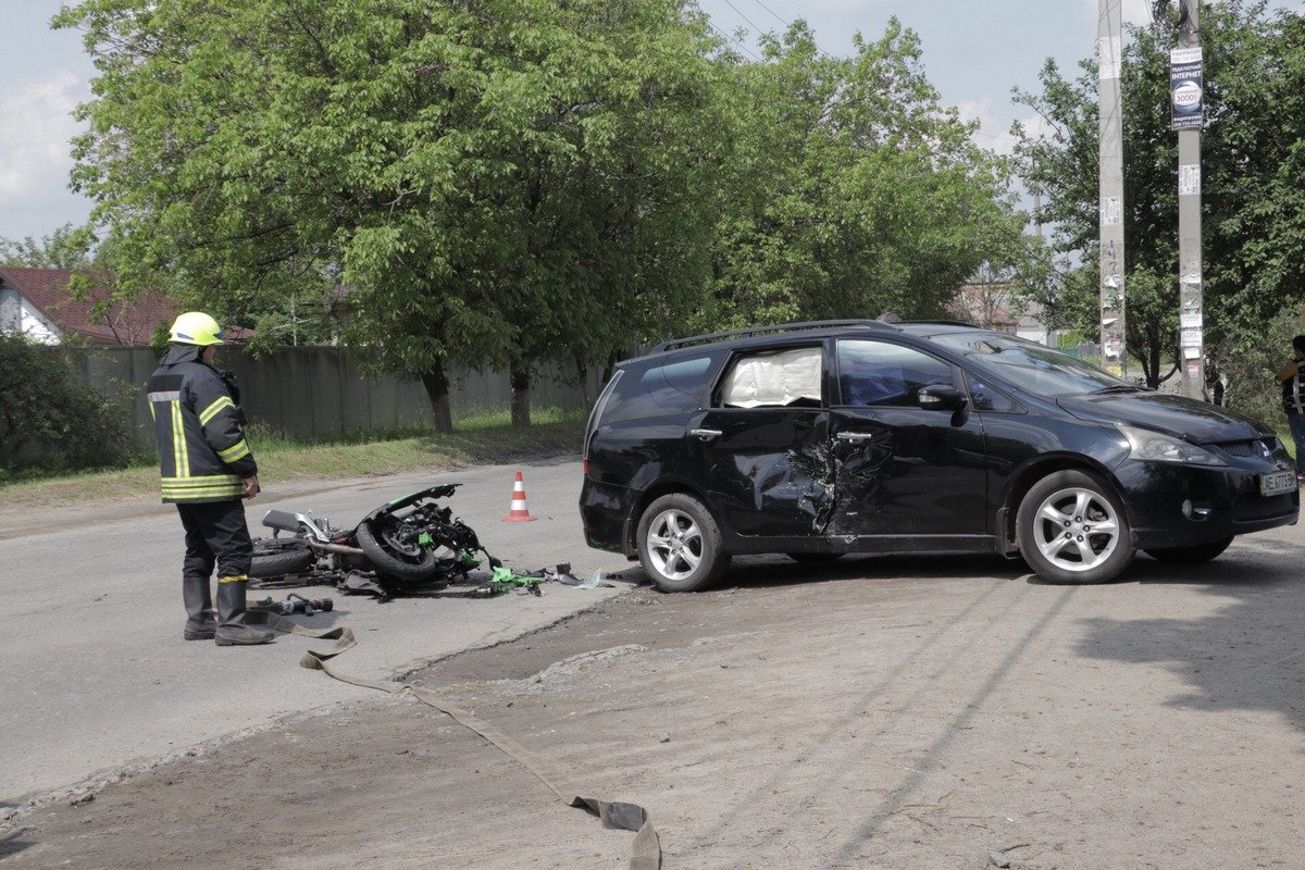 Авария на перекрестке улиц Оранжерейной и Романовского Авария на перекрестке улиц Оранжерейной и Романовского