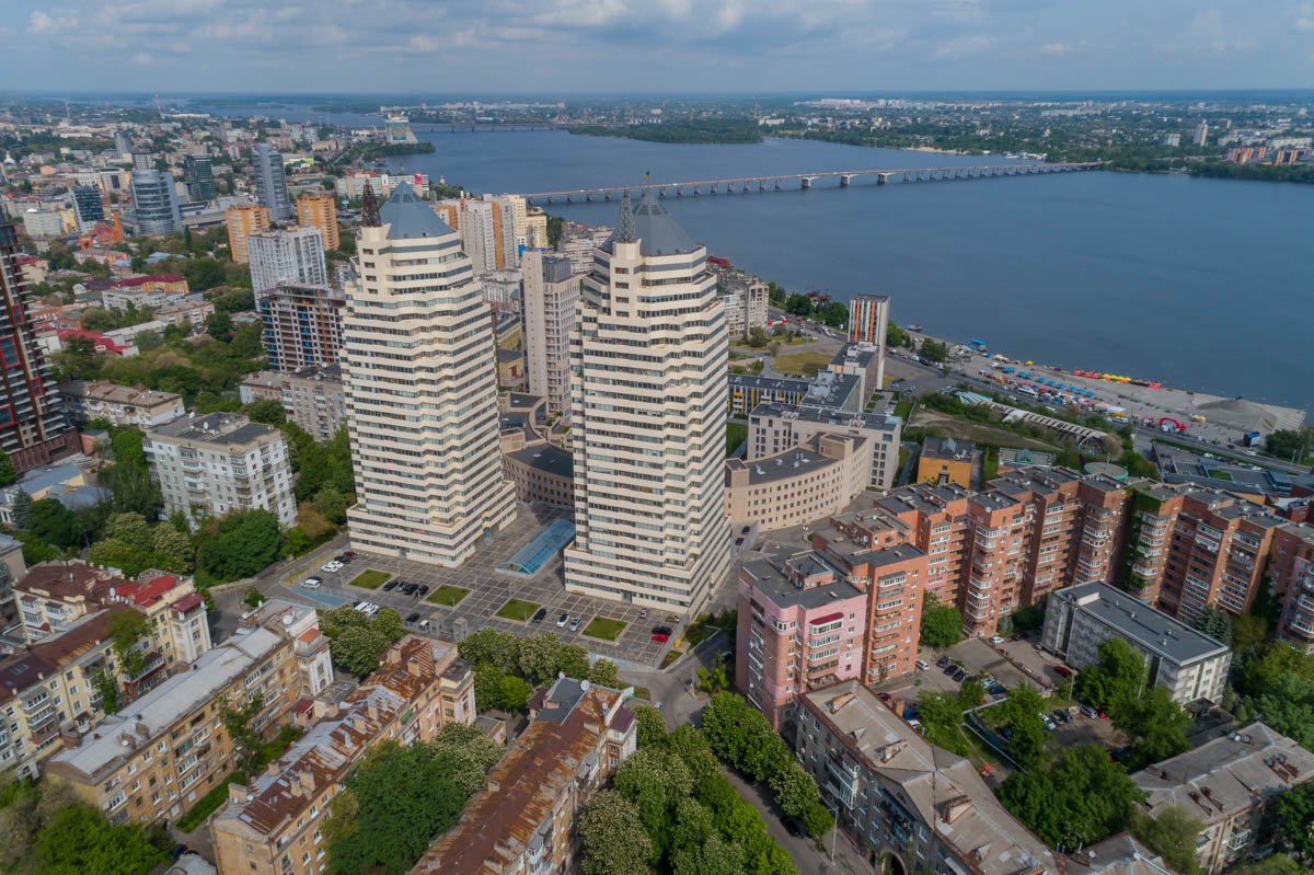 Духом футбола здесь теперь даже и не пахнет Духом футбола здесь теперь даже и не пахнет