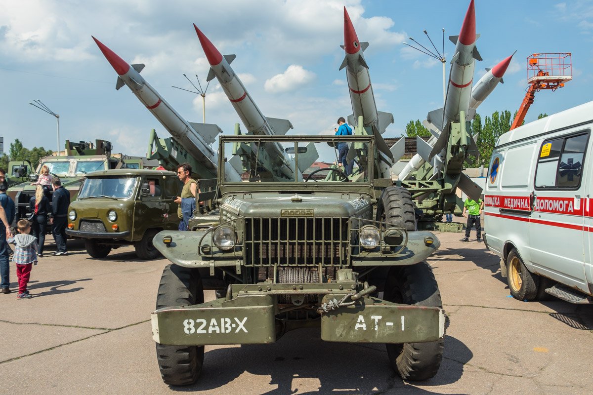 Американский армейский автомобиль повышенной проходимости 