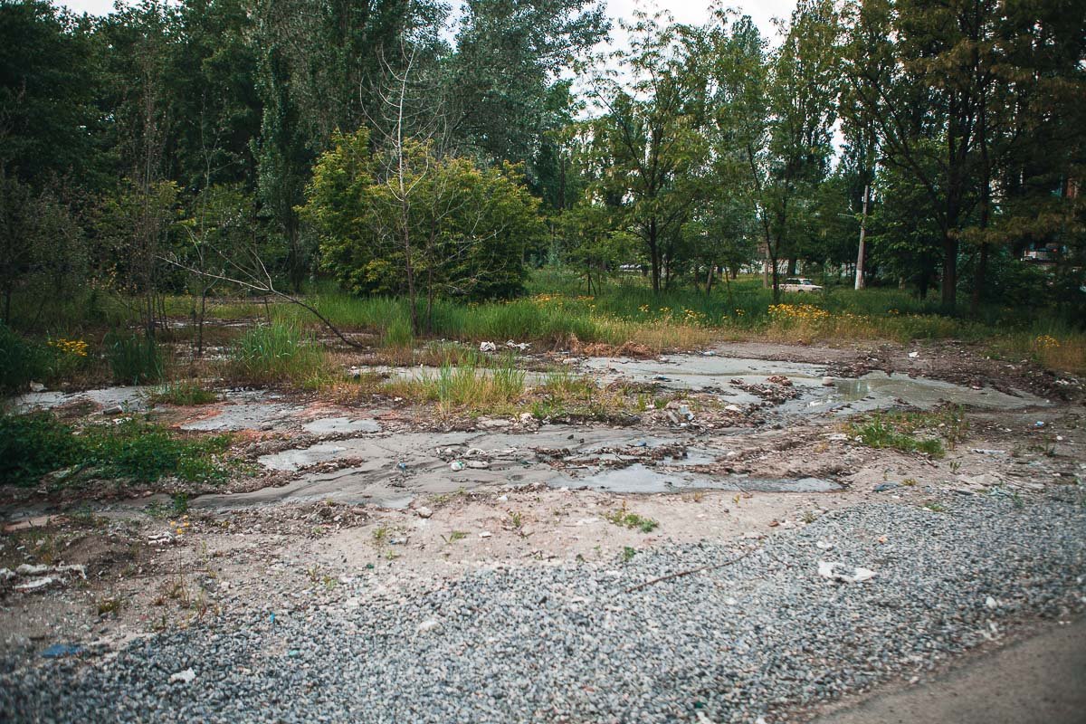 Двор залило нечистотами