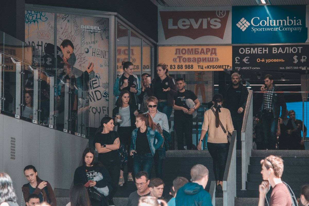 Людей эвакуировали