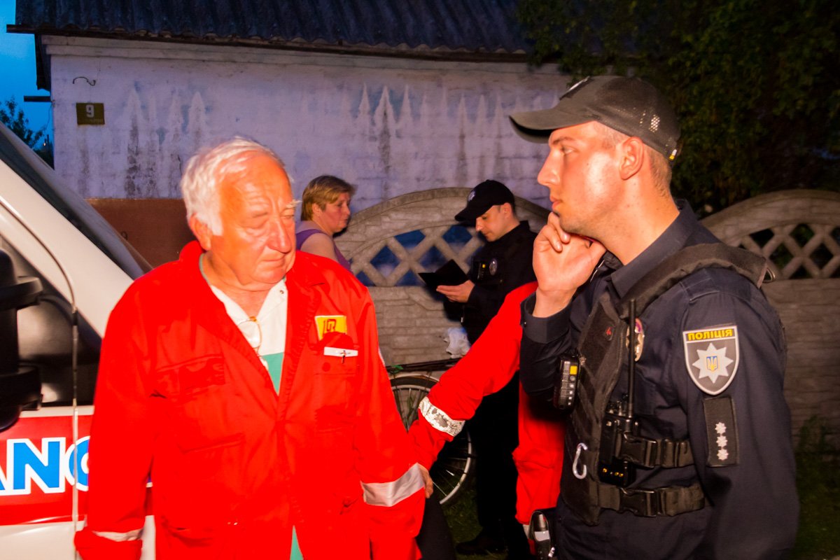 Велосипедист утверждает, что за рулем автомобиля по его мнению находилась соседка