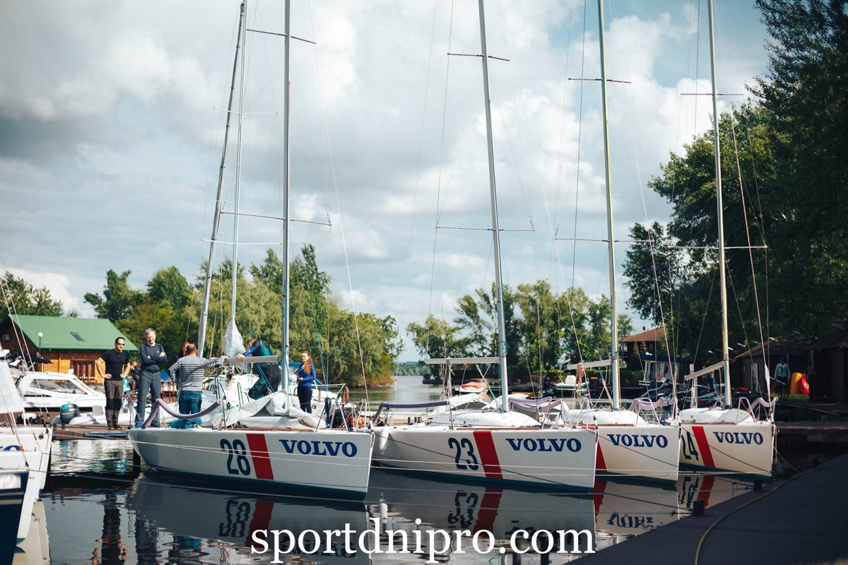 Днепр - благородный город, поэтому и излюбленный спорт тут - благородный Днепр - благородный город, поэтому и излюбленный спорт тут - благородный