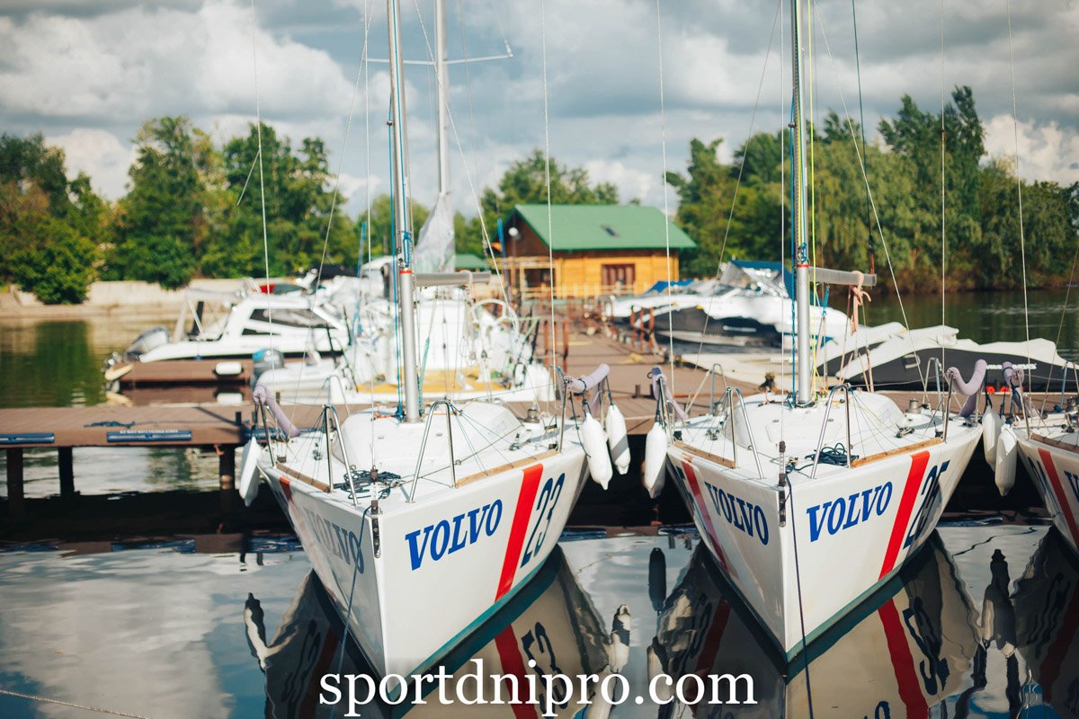 Всего за 5 тренировок вы научитесь управлять яхтой, один выход обойдется вам в 300 гривен Всего за 5 тренировок вы научитесь управлять яхтой, один выход обойдется вам в 300 гривен