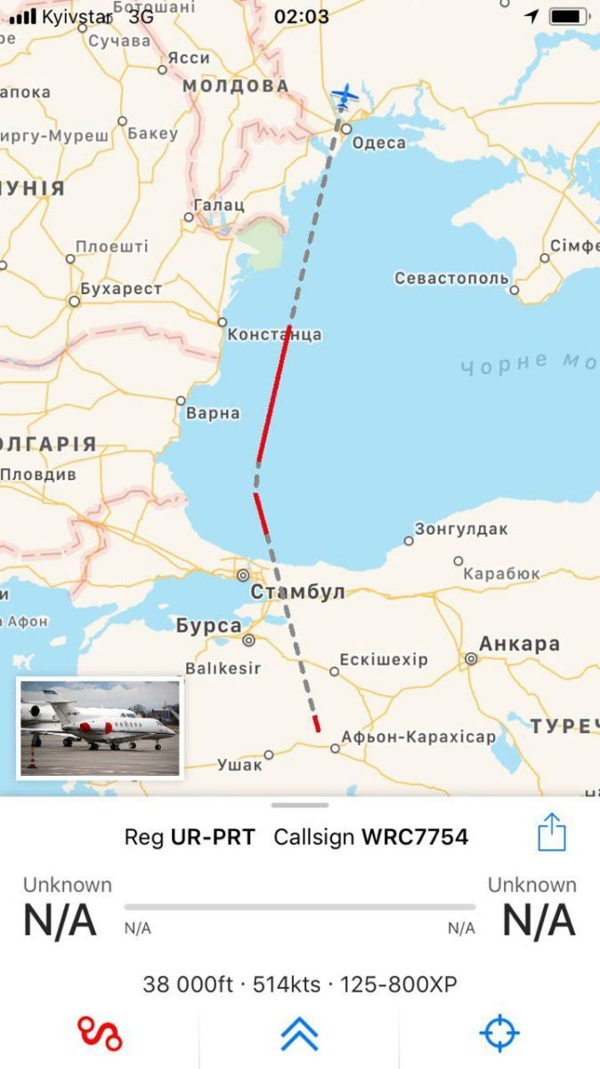 Этим самолетом прилетел олигарх Игорь Коломойский Этим самолетом прилетел олигарх Игорь Коломойский