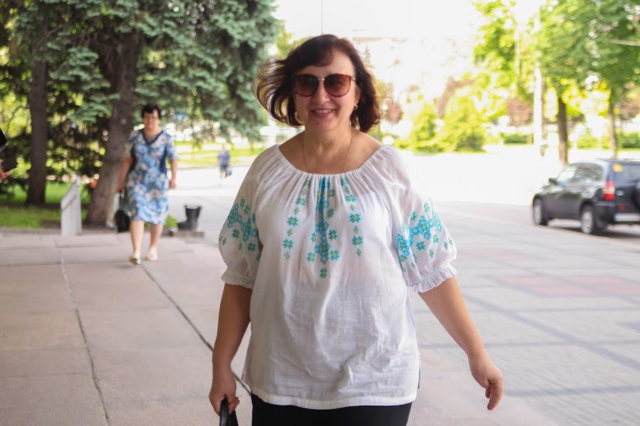 С самого утра улицы области наполнились цветущими орнаментами