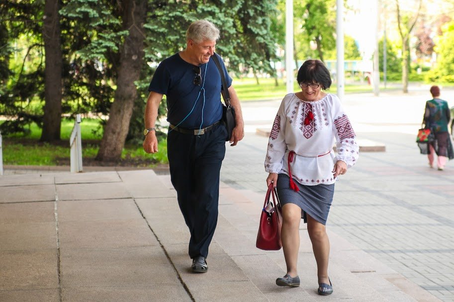 Приобщиться к празднованию просто