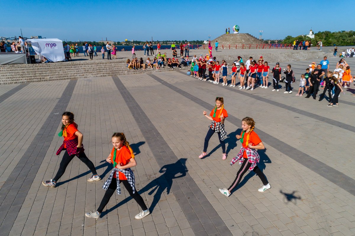 Дети показывали свои танцевальные умения  Дети показывали свои танцевальные умения