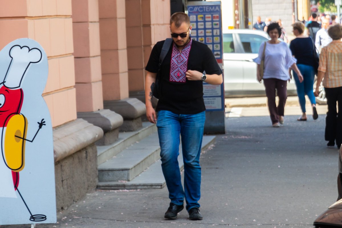 Деловой человек направляется по делам Деловой человек направляется по делам