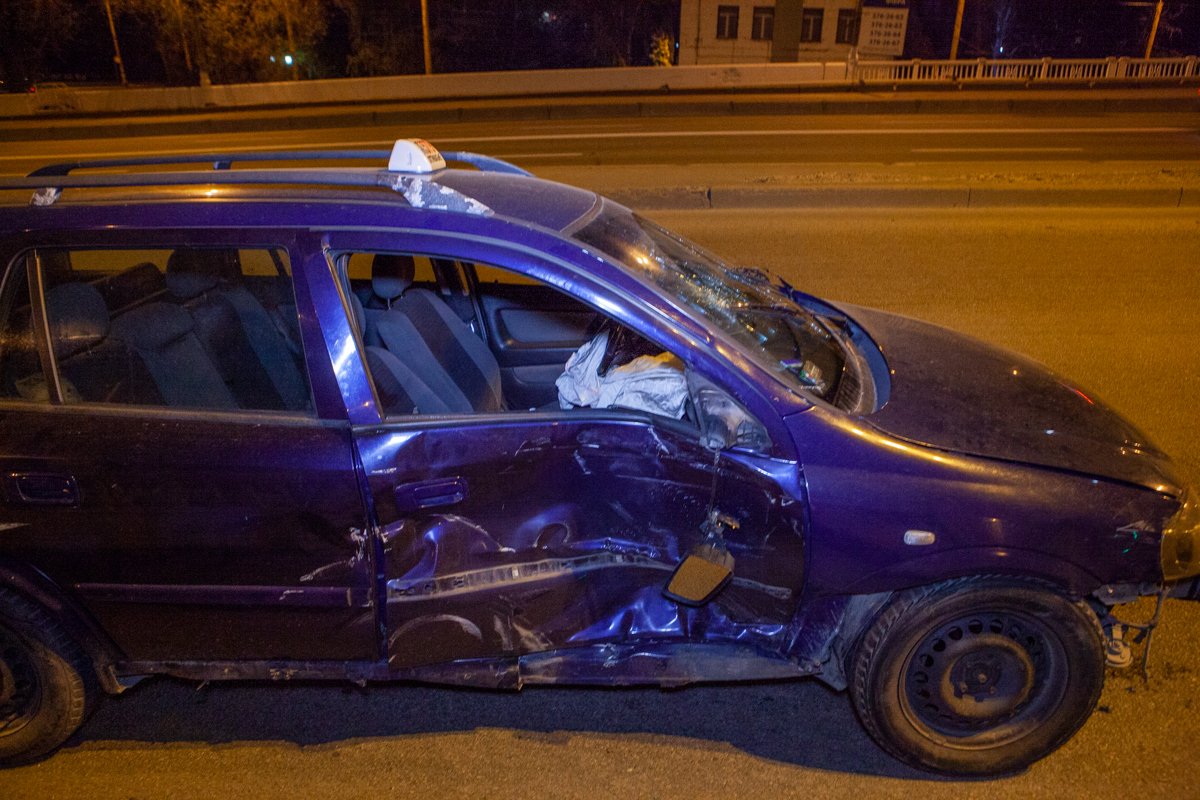 Медики оказали пострадавшему первую помощь и госпитализировали его в городскую больницу №6 Медики оказали пострадавшему первую помощь и госпитализировали его в городскую больницу №6