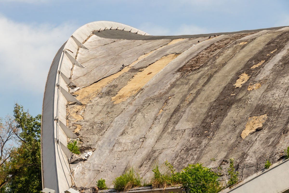 Некогда популярное место выглядит неухоженным и погибающим Некогда популярное место выглядит неухоженным и погибающим