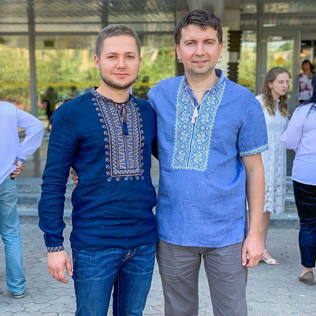 Льняные рубахи к лицу не только женщинам, но и мужичинам Льняные рубахи к лицу не только женщинам, но и мужичинам