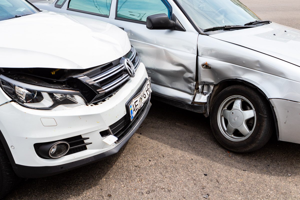 Со слов полиции, автомобиль ВАЗ двигался по улице Байкальской, в сторону улицы Образцова