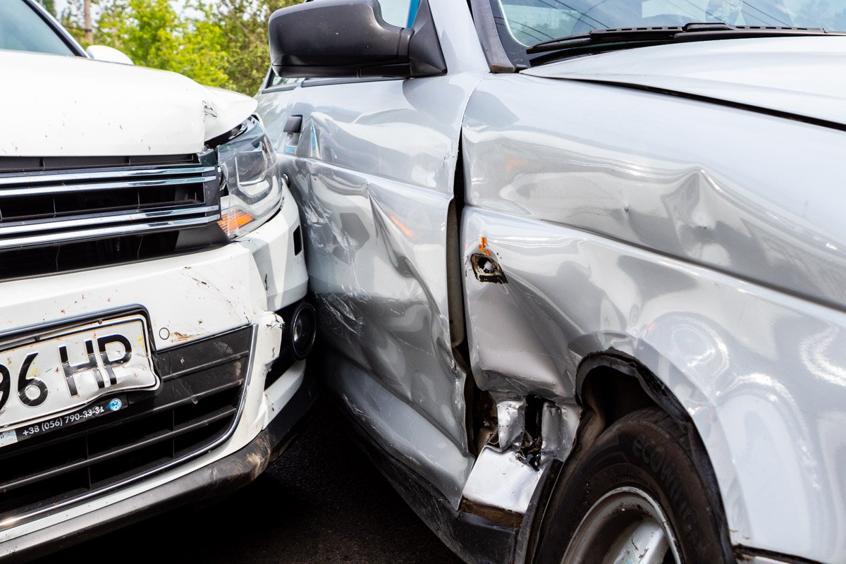 В этот момент Volkswagen ехал по Слобожанскому проспекту