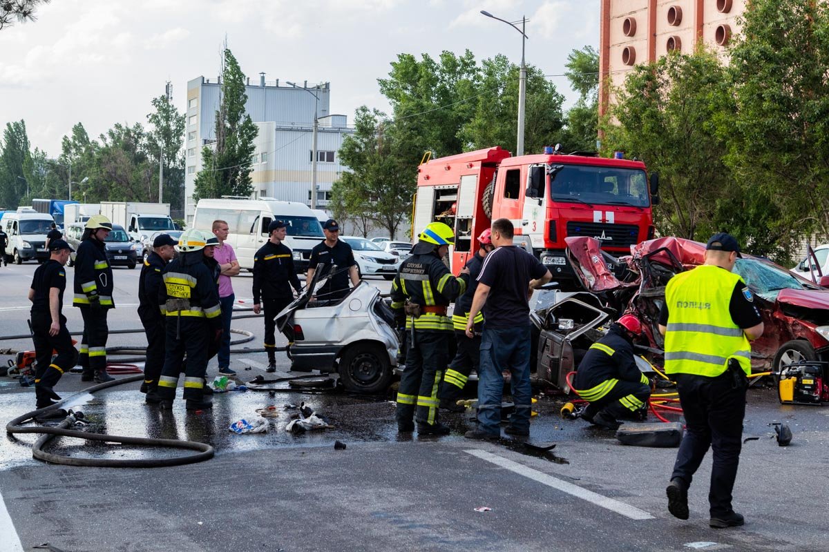 Позже улицу Малиновского полностью перекрыли Позже улицу Малиновского полностью перекрыли