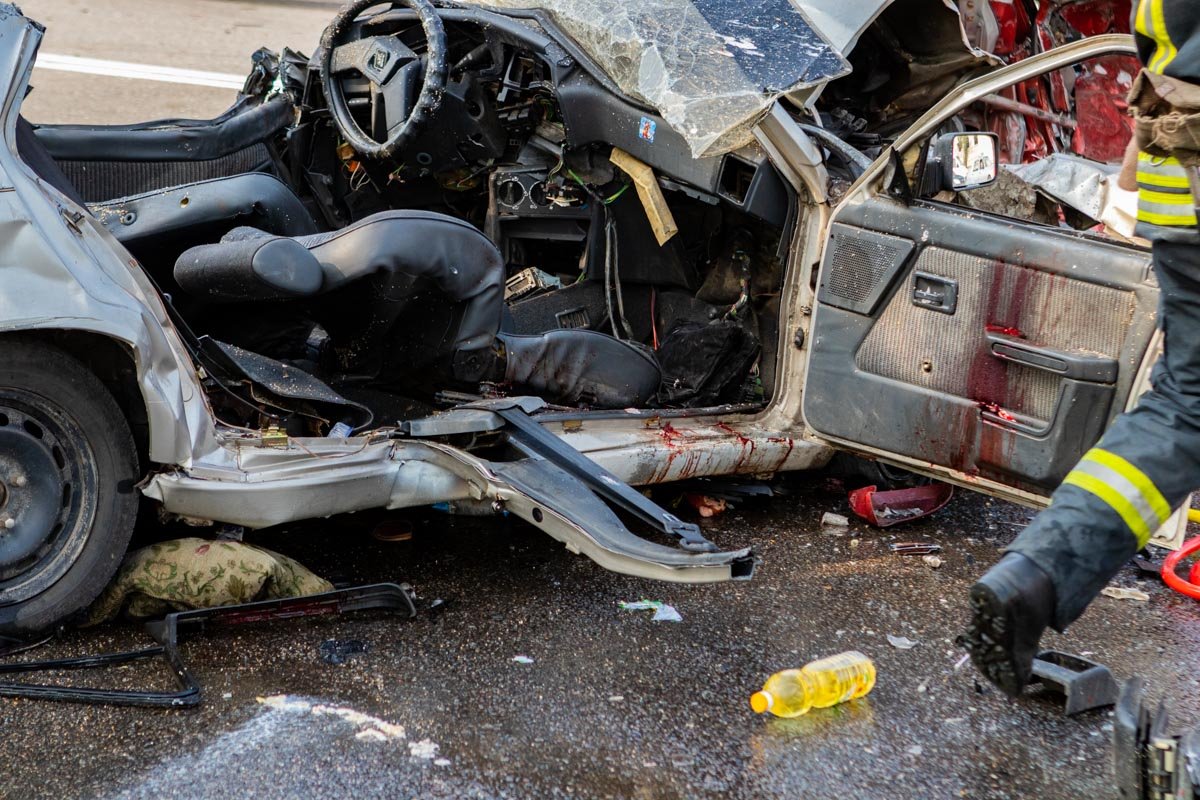 Мужчина и женщина погибли сразу Мужчина и женщина погибли сразу