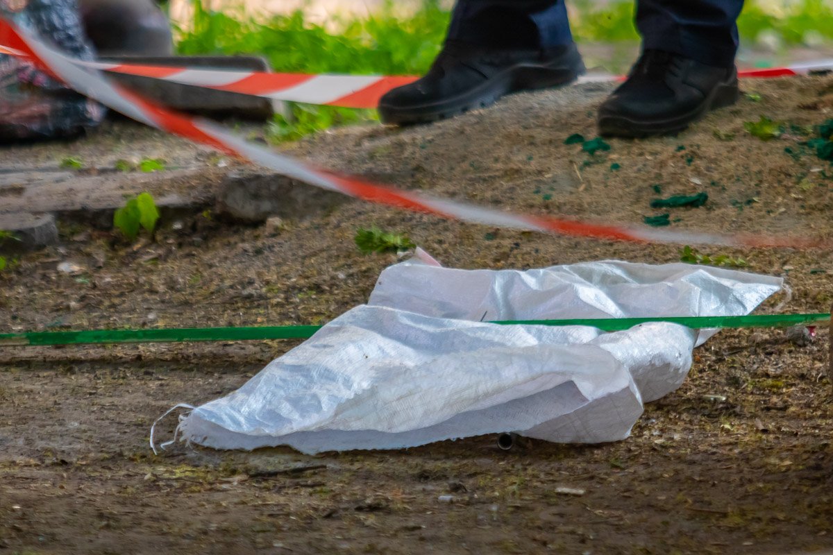 По словам сотрудников патрульной полиции, найденное оружие незадолго до происшествия украли из автомобиля